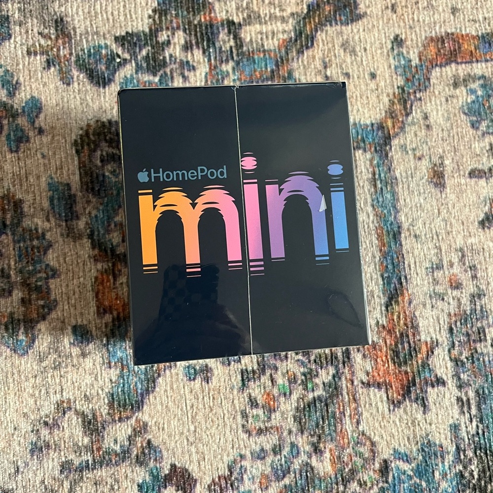 NEVER OPENED apple HomePod mini